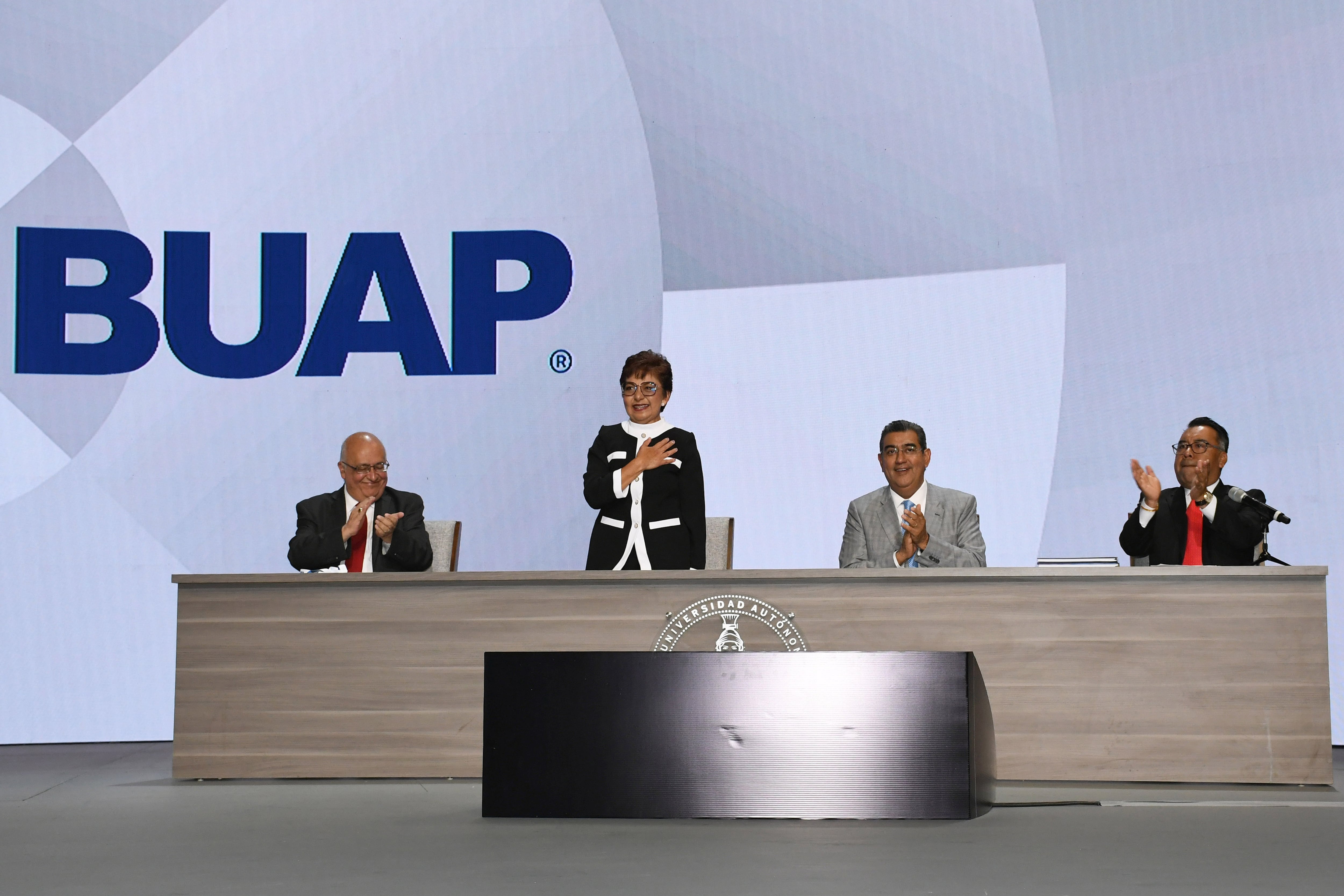 María Lilia Cedillo rinde su Tercer Informe de Labores