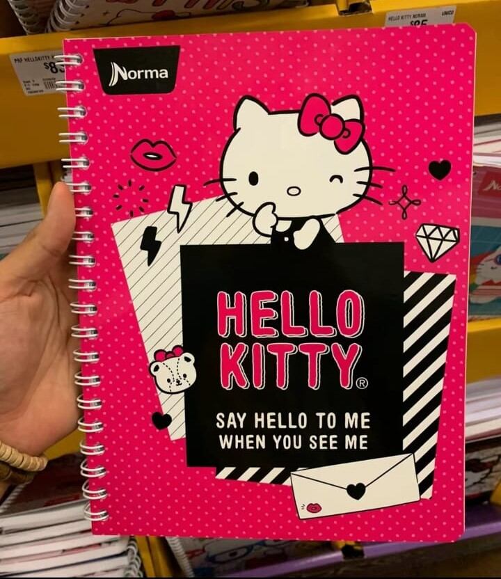 Cuadernos de Hello Kitty en Walmart para el regreso a clases 2024