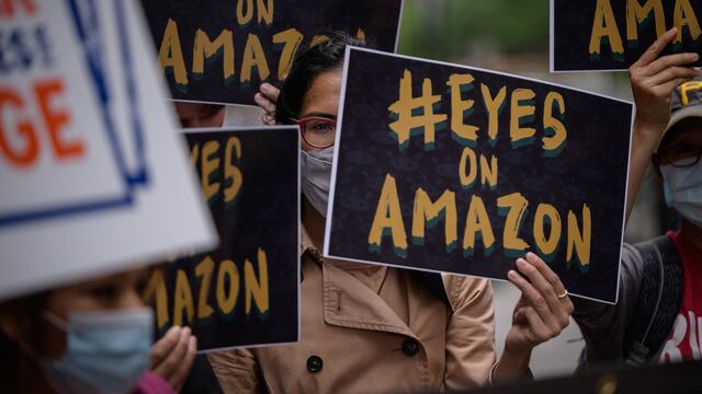 Demandan a Amazon por más de 300 mil millones de pesos