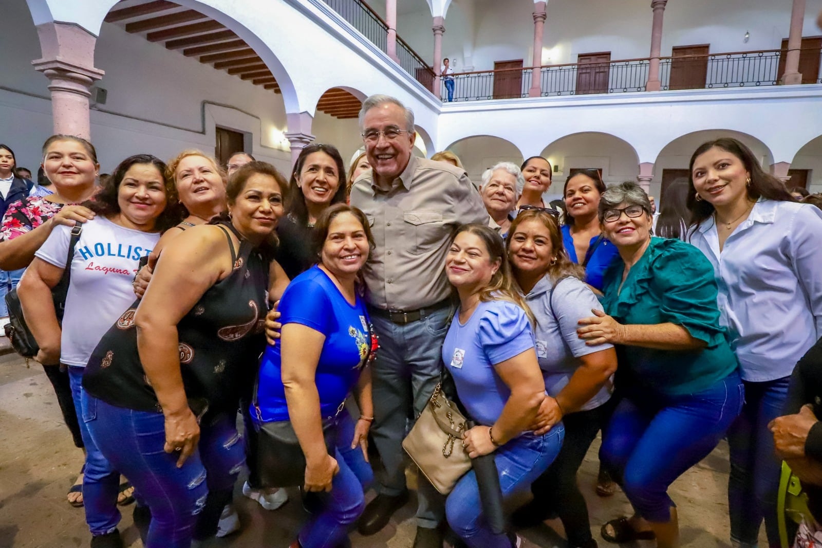 Rubén Rocha entregó recursos a mujeres rurales