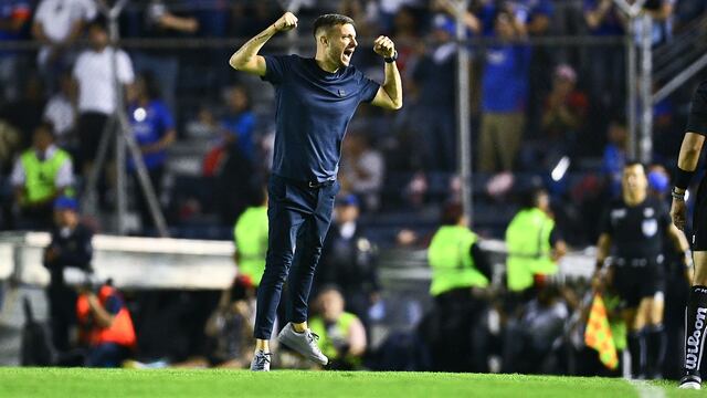 Martín Anselmi con Cruz Azul.