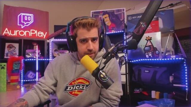 AuronPlay le manda su bendición al Club Cruz Azul