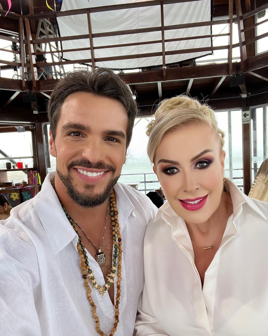 Laura Zapata también usó mucho filtro con Ismael de la Rosa.