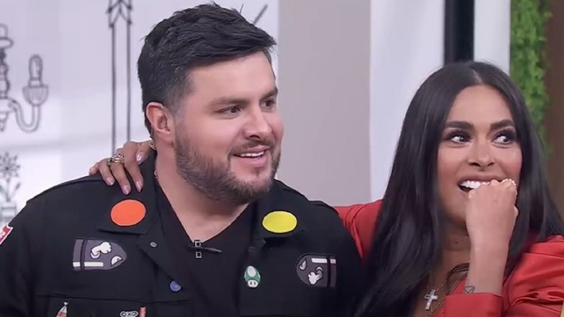 Galilea Montijo y Paul Stanley