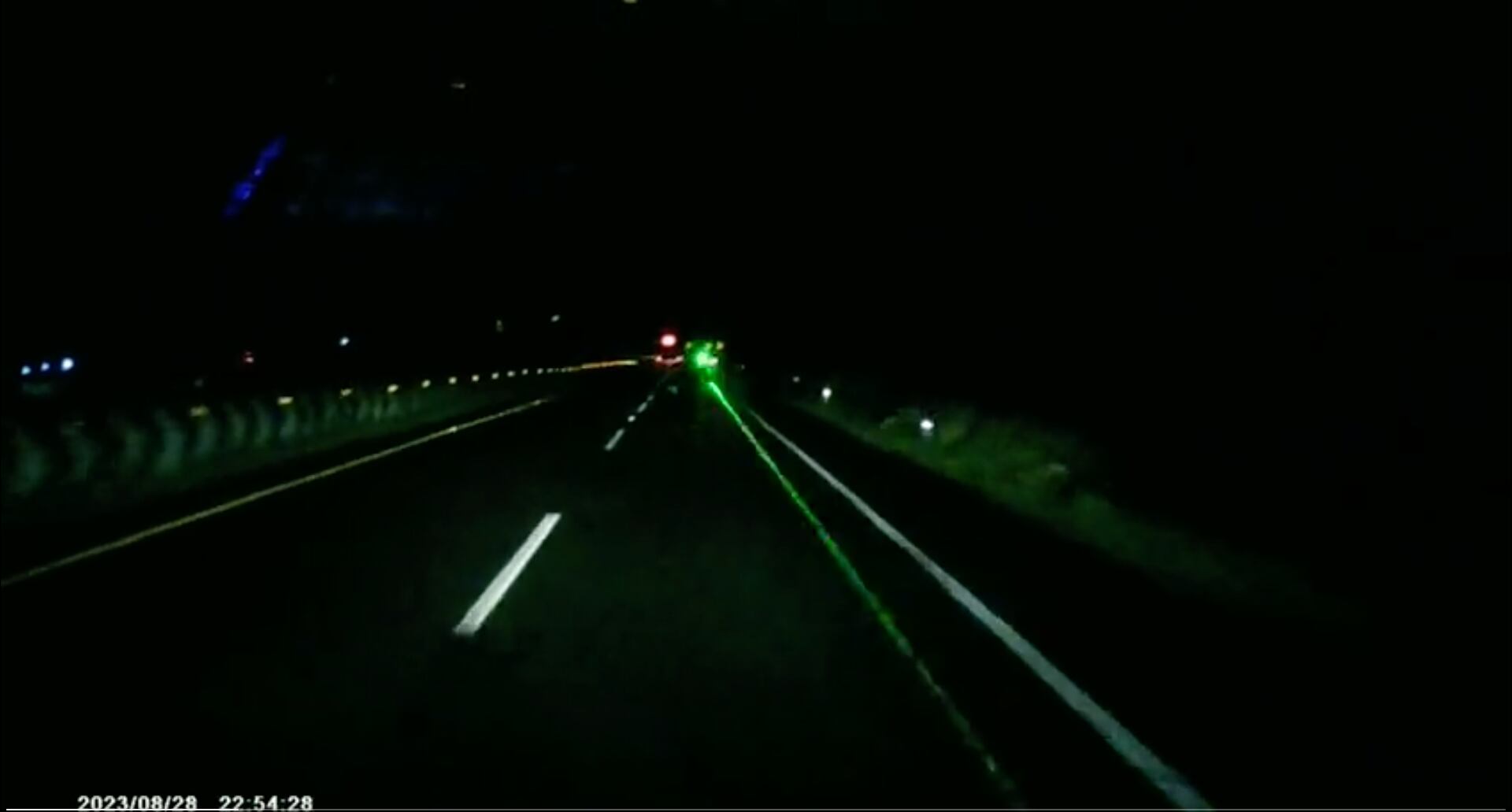 VIDEO: Con láser asaltan a conductores en la carretera Puebla-Orizaba