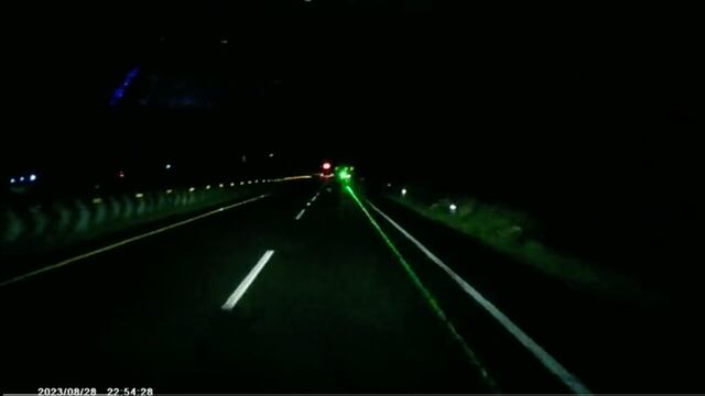 VIDEO: Con láser asaltan a conductores en la carretera Puebla-Orizaba
