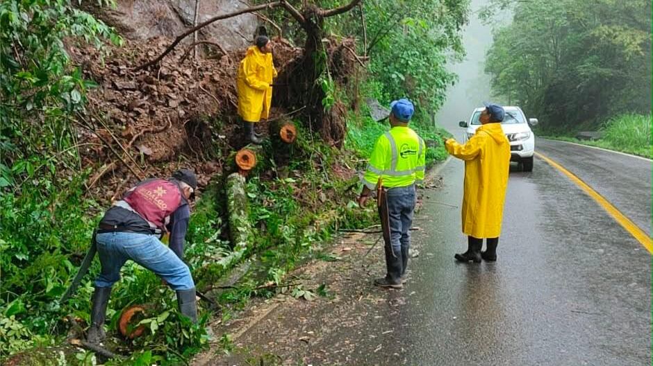 SICT y Gobierno del estado de Hidalgo atienden incidencias por lluvias en Hidalgo