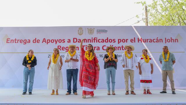 Evelyn Salgado entrega apoyos a damnificados en Tierra Caliente