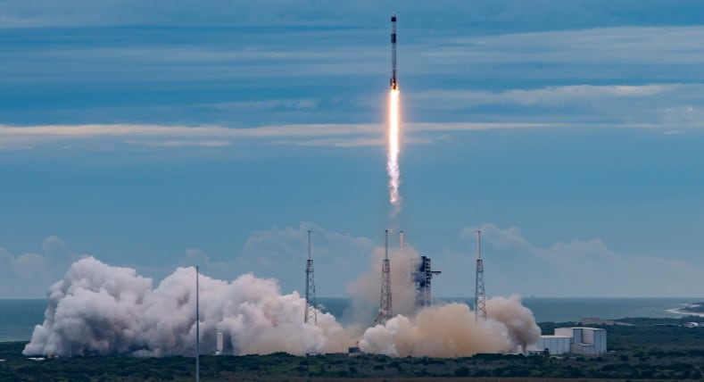 SpaceX lanza Crew-13 rumbo a la EEI en un viaje de 7 horas y 50 minutos