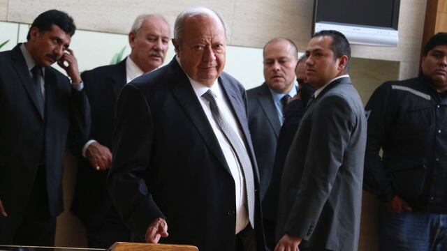 Carlos Romero Deschamps. Sin simpatía.