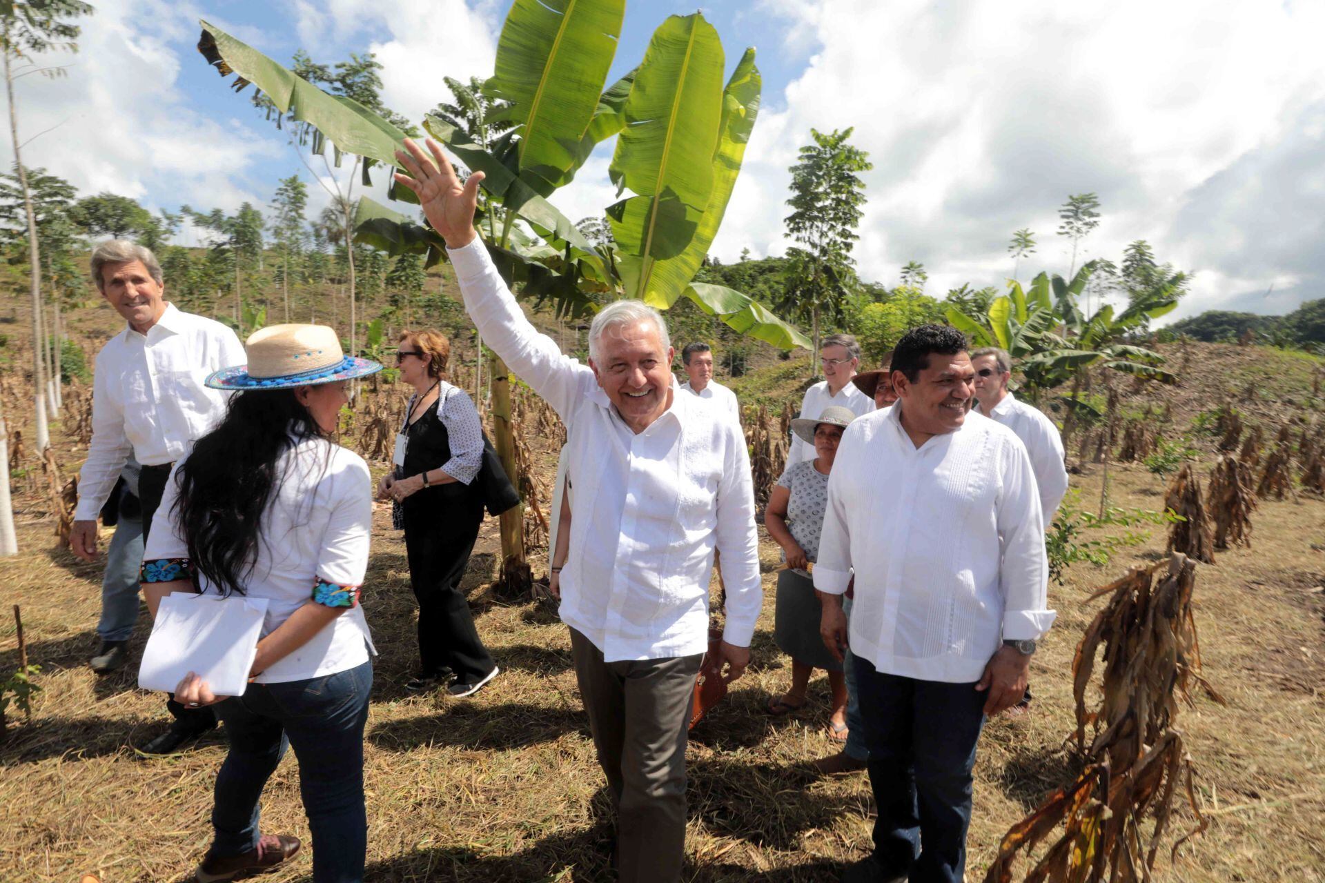 AMLO con el programa Sembrando Vida