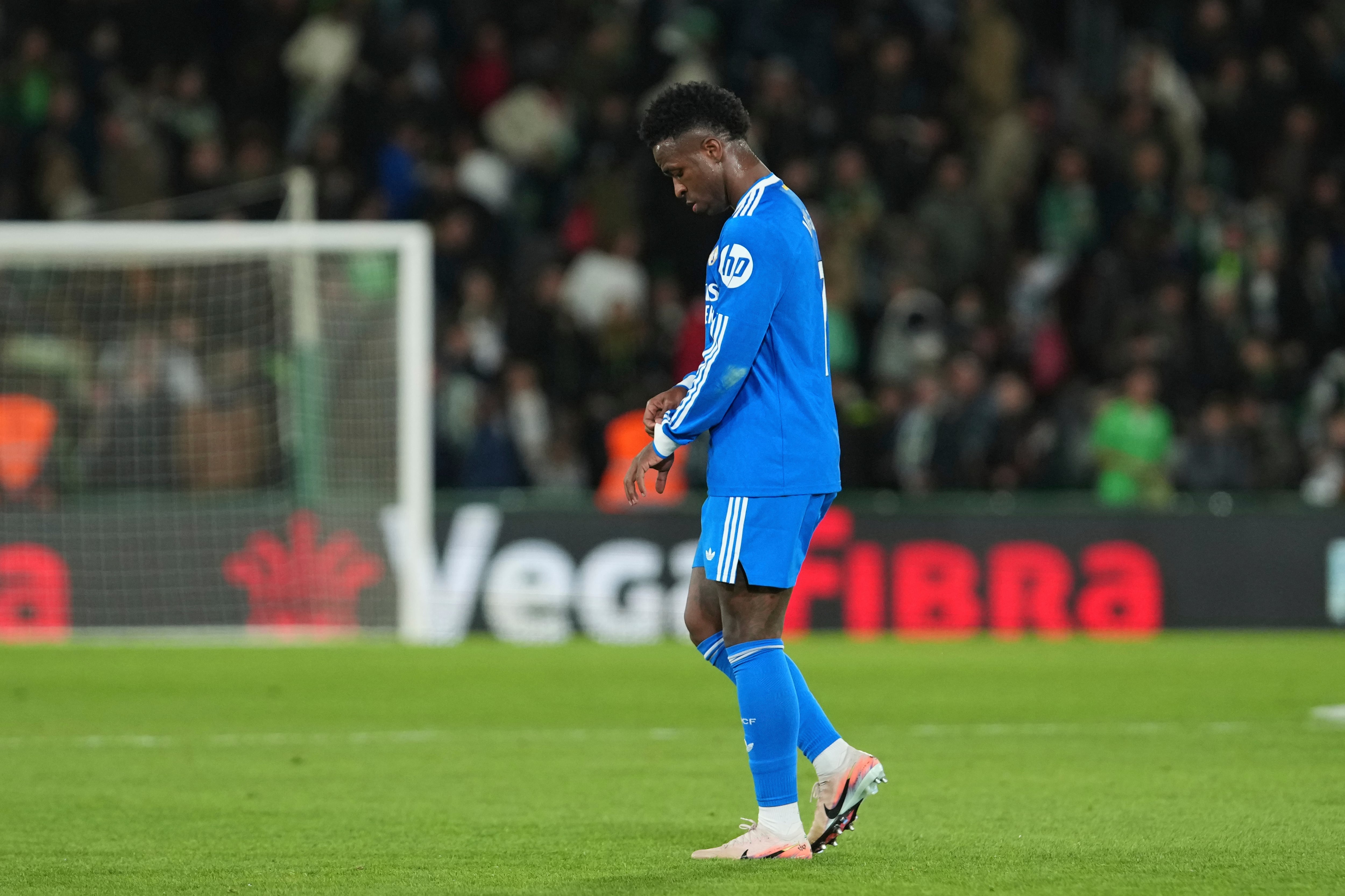 Vinicius Jr podría salir de Real Madrid y en caso de suceder, la Premier League y Arabia Saudita se han levantado como posibles destinos