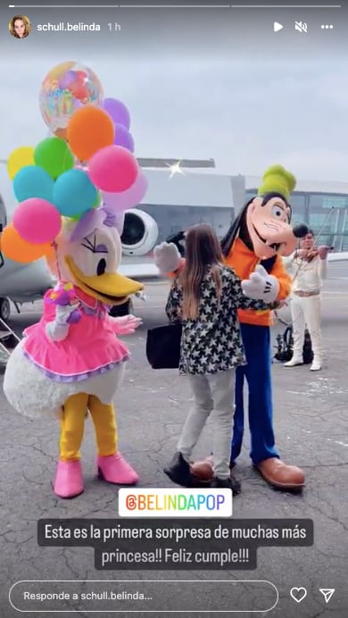 Mamá de Belinda le regala avión privado
