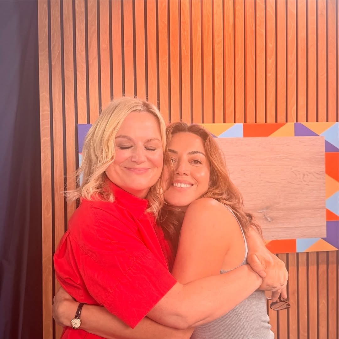 Aubrey Plaza y Amy Poehler.
