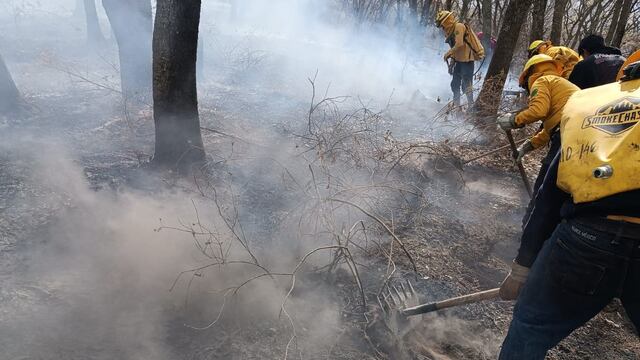 Incendio Atizapán: Evacuarán a familias por reactivación del siniestro