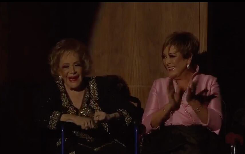 Silvia Pinal en su homenaje en Bellas Artes