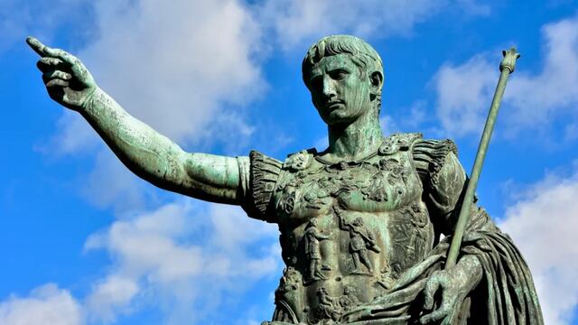 Estatua de Julio César en Roma.