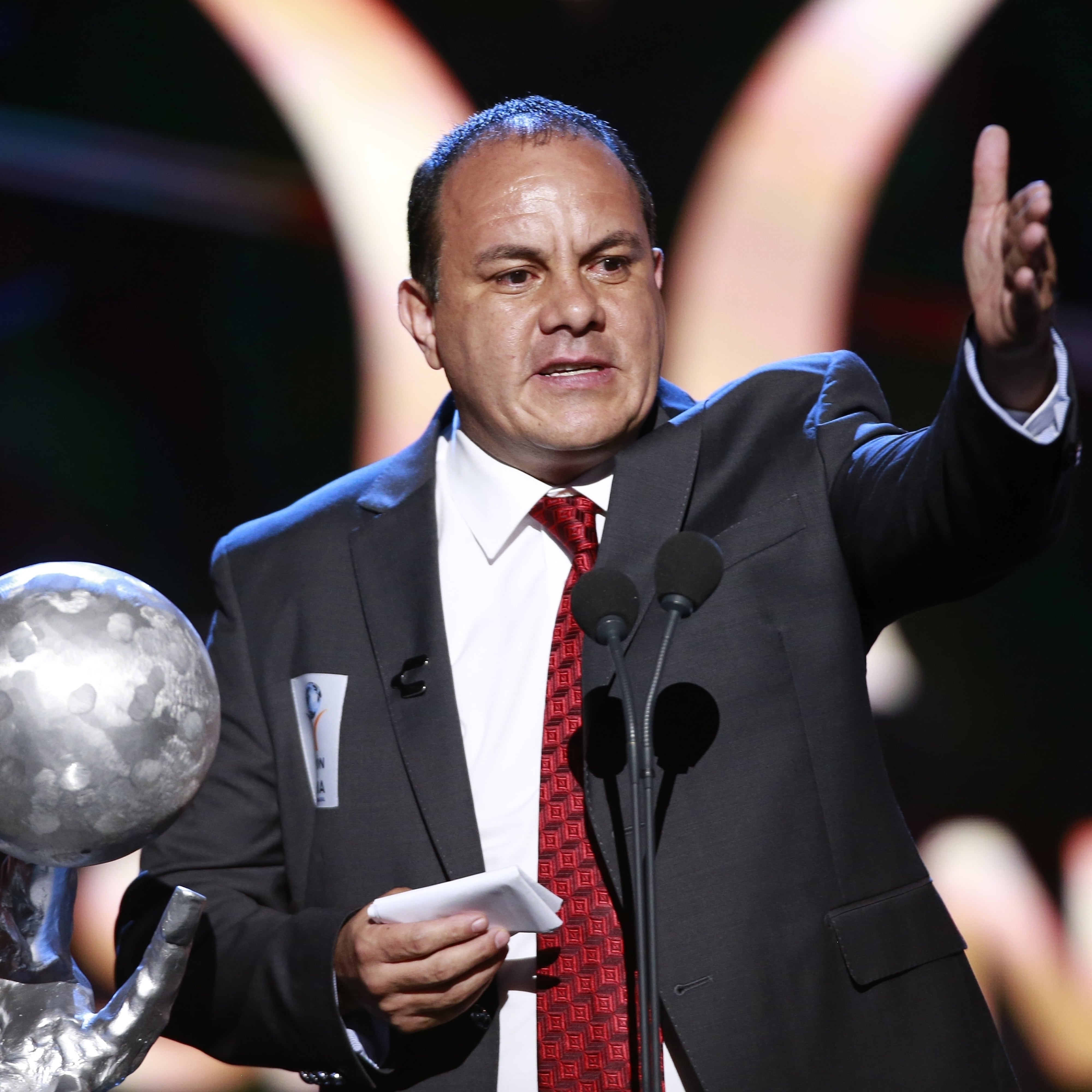¡Ídolo total! Cuauhtémoc Blanco deslumbra con gol de otro planeta en el Clásico de Leyendas