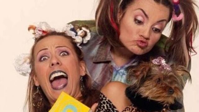 Lorena de la Garza y Consuelo Duval como Nacasia y Nacaranda