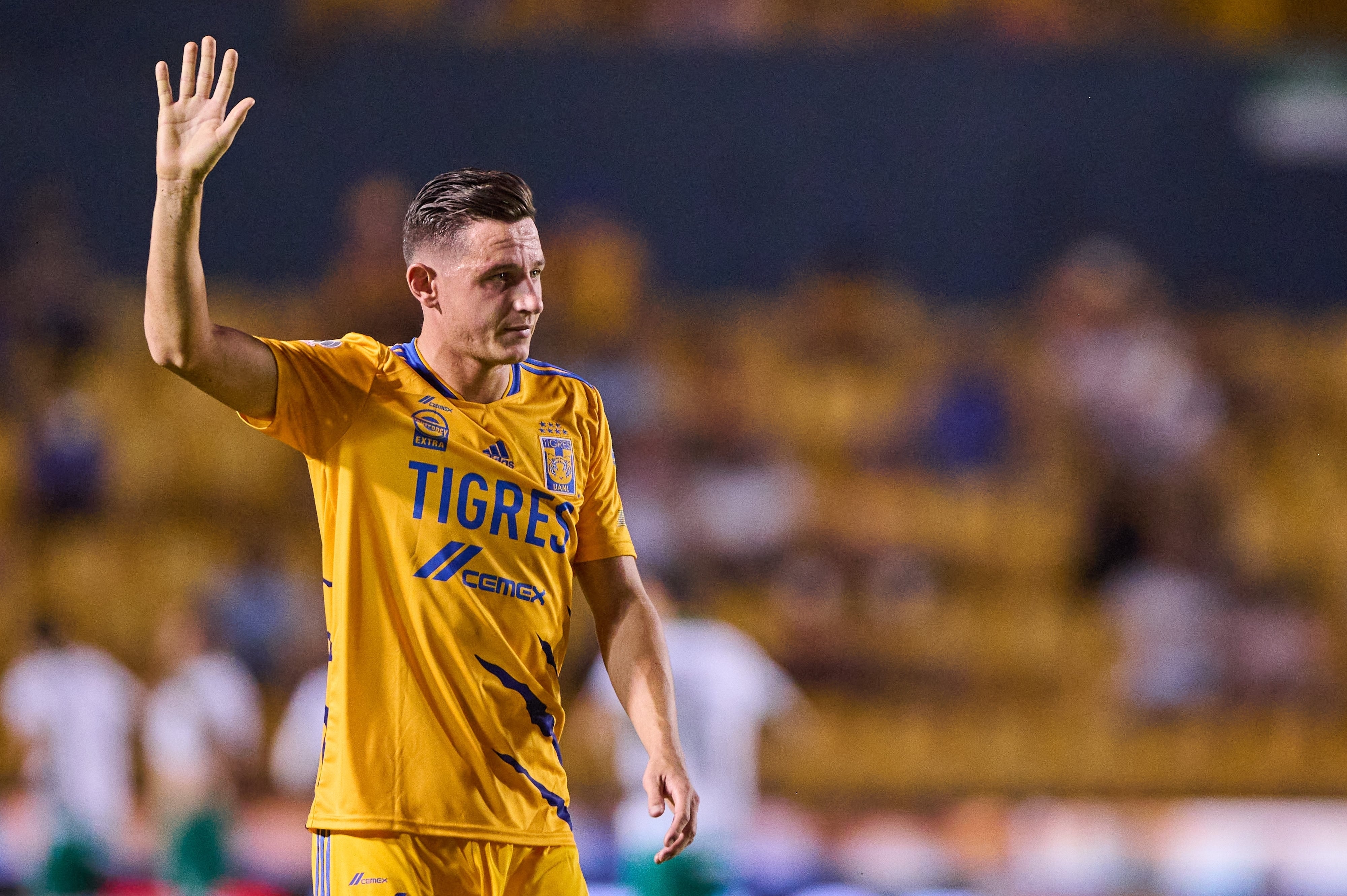 Florian Thauvin fue expulsado en su debut con Tigres