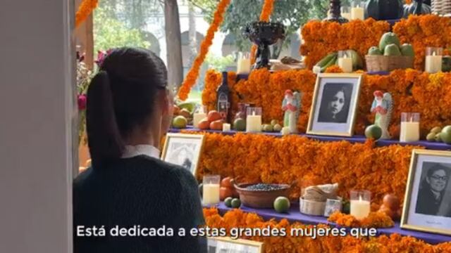 Claudia Sheinbaum dedica ofrenda de Día de Muertos a mujeres heroínas en México