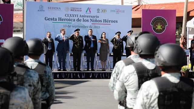 Diego Sinhue rinde homenaje a Niños Héroes