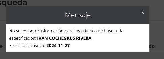 Iván Cochegrus no tiene cédula profesional.
