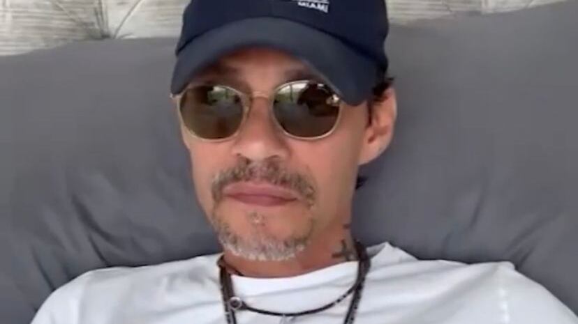 Marc Anthony sufre aparatoso accidente en una escalera; cancela concierto en Panamá
