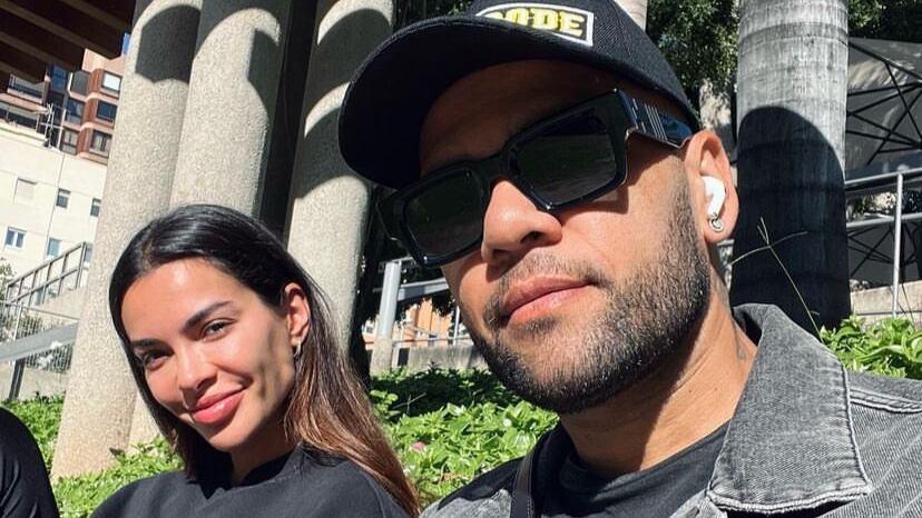 Dani Alves y Joana Sanz.