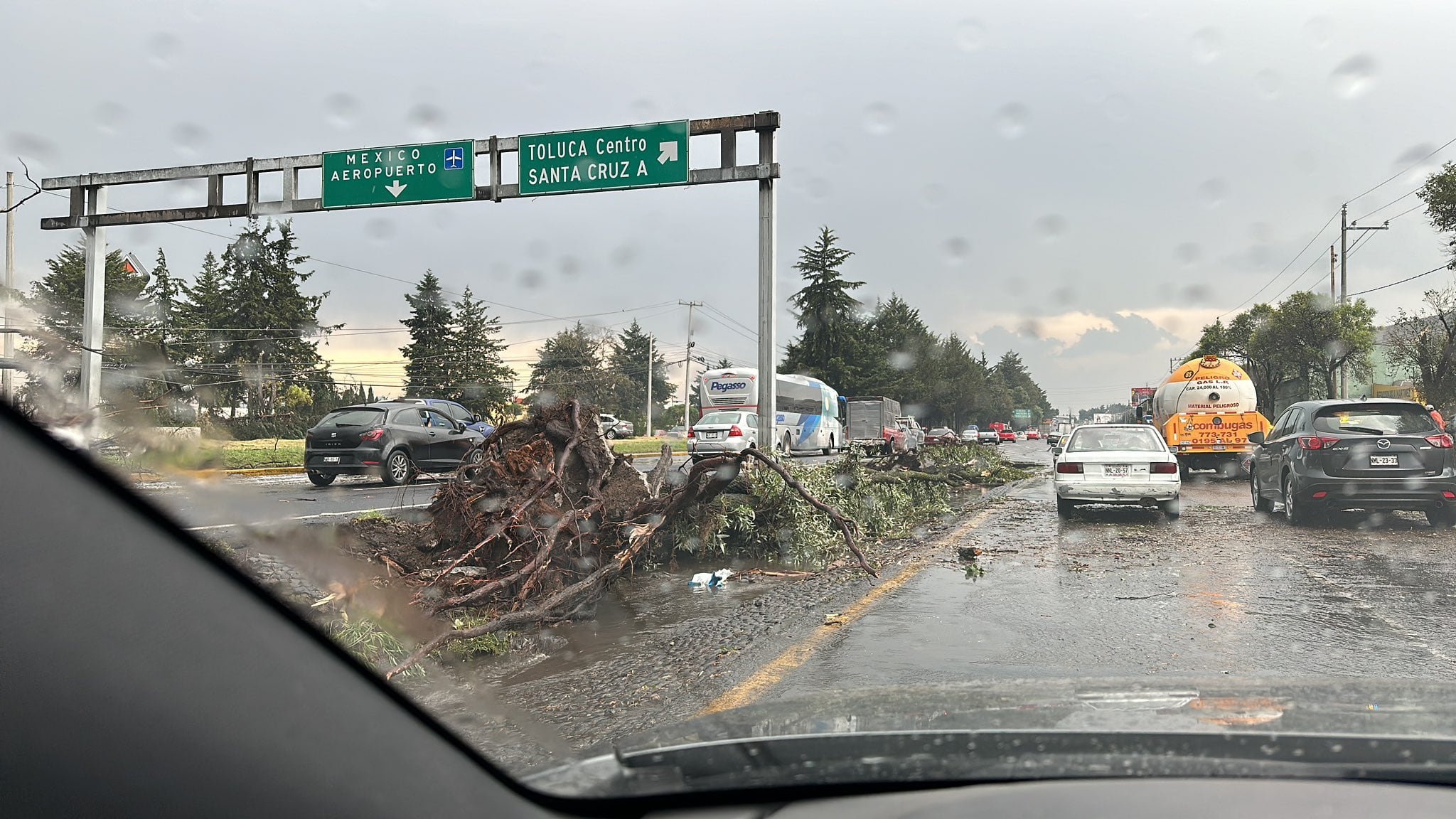 Tornado en Toluca, Estado de México