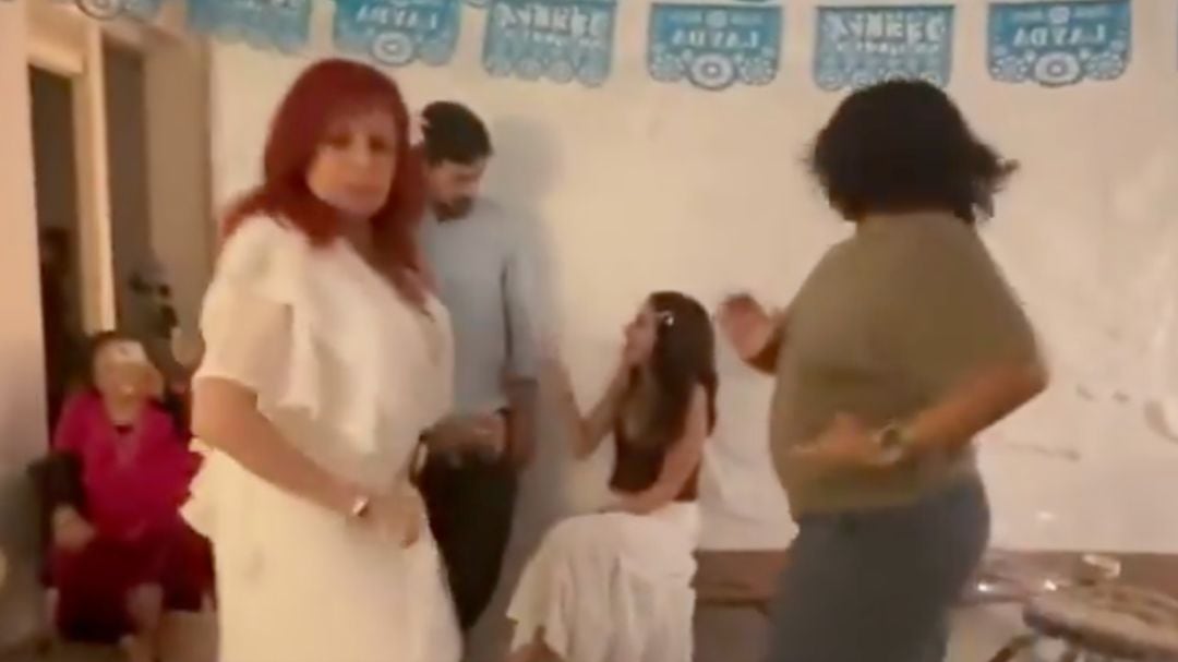 Layda Sansores comparte video bailando con su familia durante polémico viaje de vacaciones