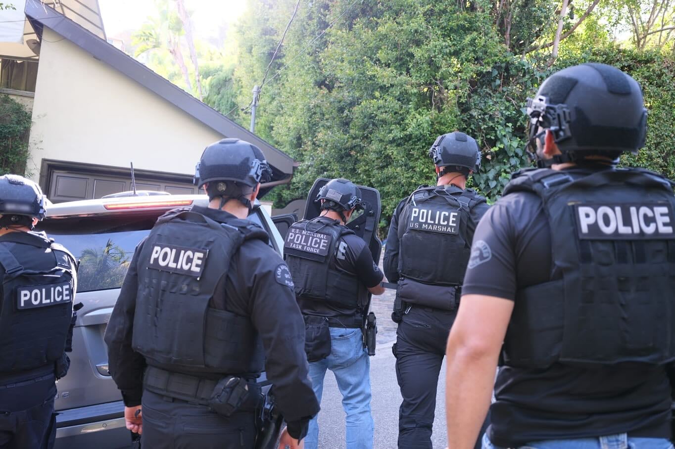 Difunden imágenes del arresto de D4vd por asesinato de Celeste Rivas