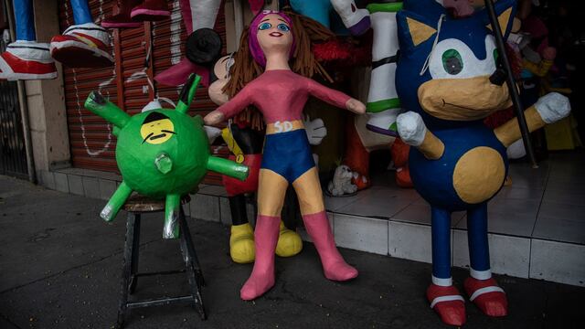 Piñata de Susana Distancia.