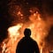 ¿Qué significa soñar con fuego y apagarlo? 5 significados ocultos que revelan lo que pasa en tu mente