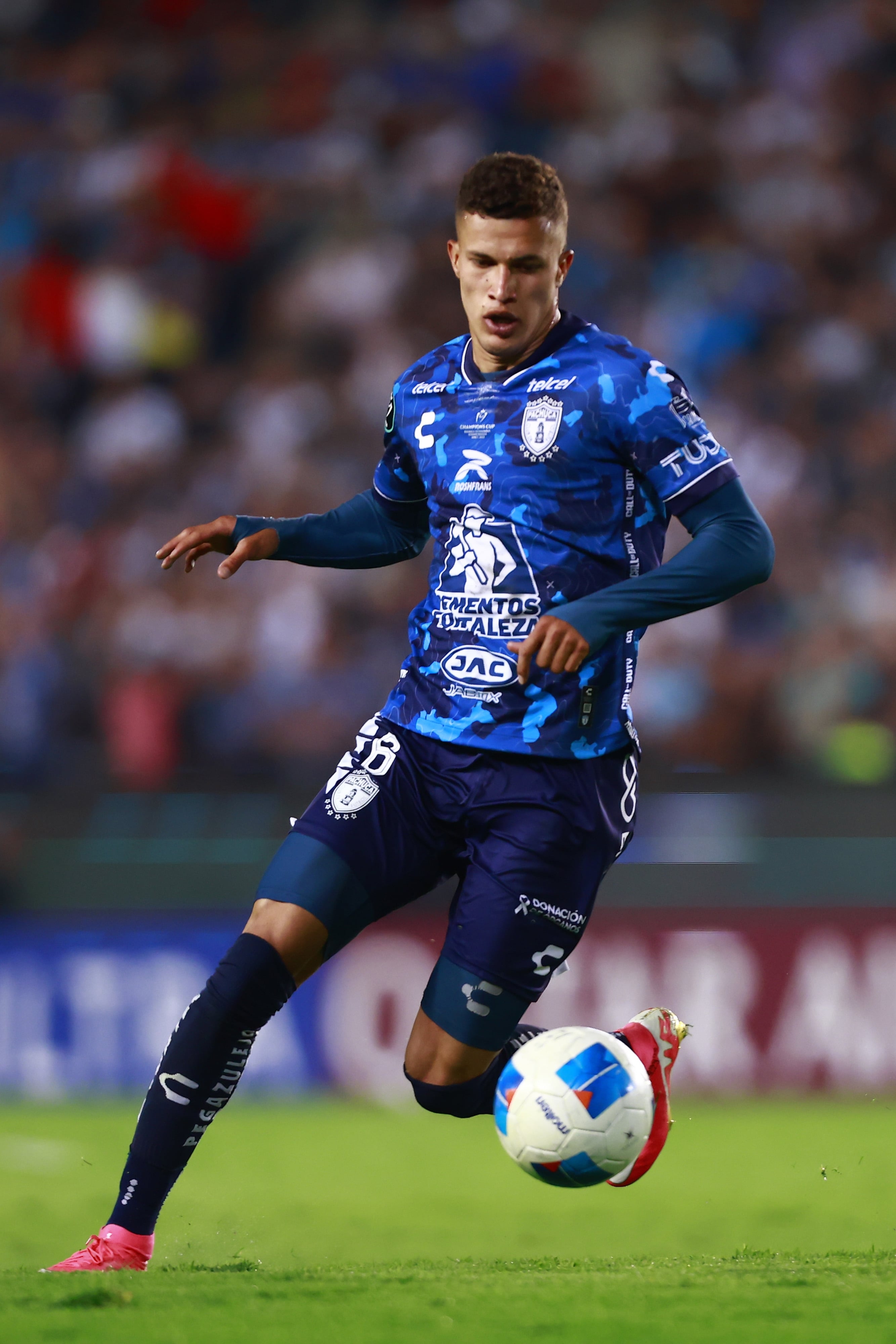Nelson Deossa mediocampista del Pachuca