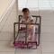 TikTok: Padre construye una andadera para su hija; usa latas de leche y tubos de PVC