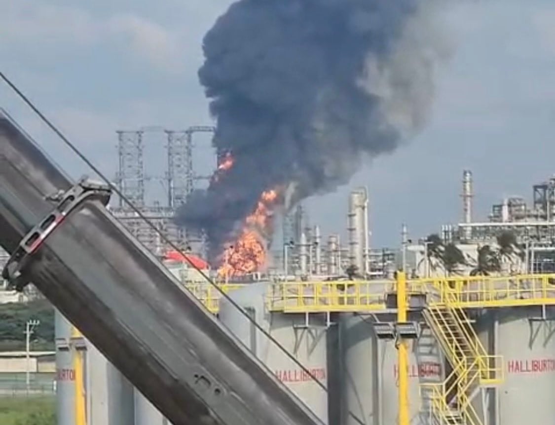 Incendio en refinería Olmeca de Dos Bocas