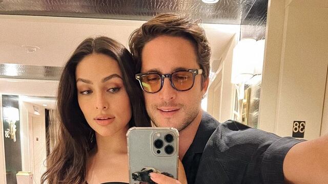 Renata Notni con Diego Boneta.