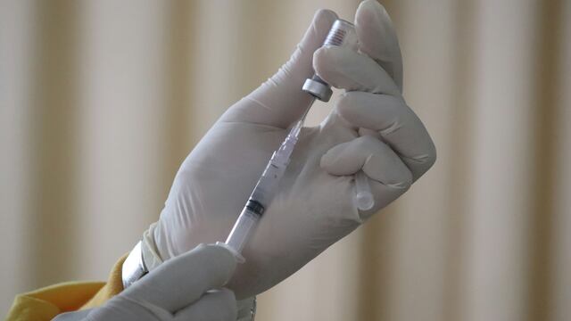 Cofepris ordenó la suspensión de 2 medicamentos de solución inyectable