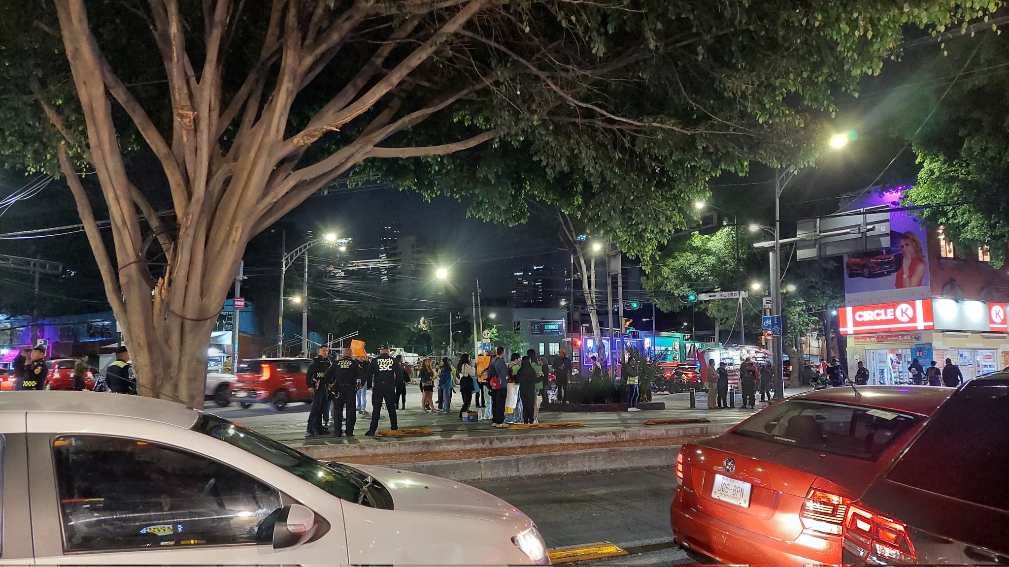 ¿Qué pasó en Insurgentes hoy? Protesta vs Axe Ceremonia cerró la circulación con dirección al sur de CDMX