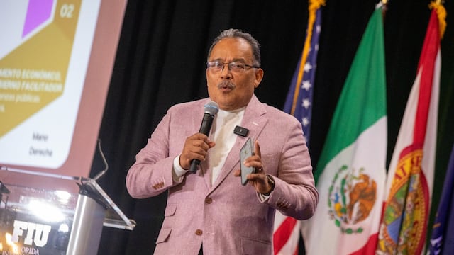 Andrés Mijes presenta la 4T Norteña como modelo de desarrollo en foro internacional.