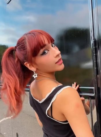 Paulina Villarreal de The Warning