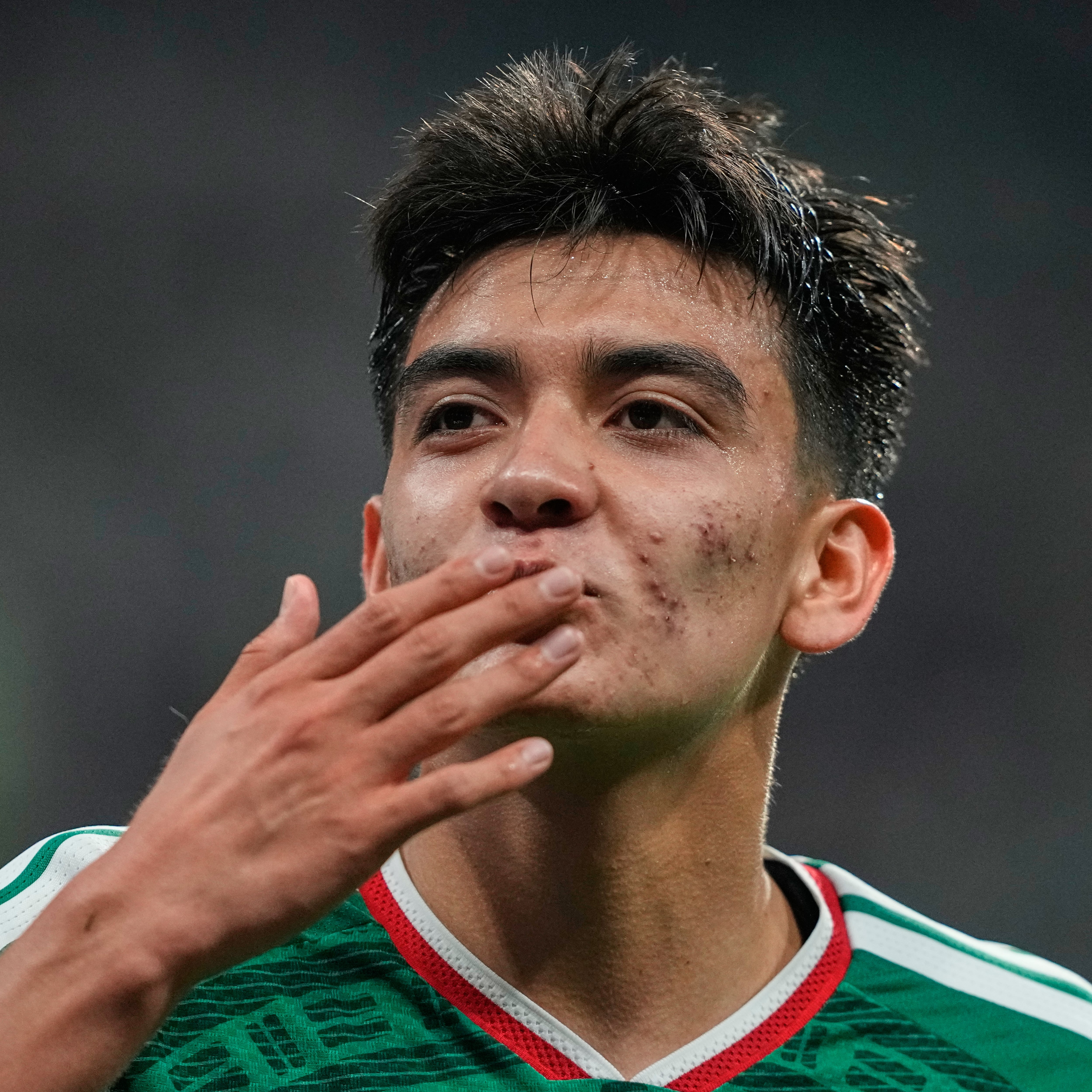 Gilberto Mora sube de valor pese a las lesiones que han limitado su participación con México