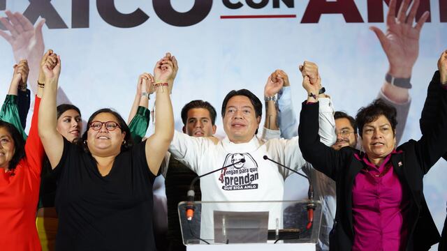 Dirigentes de Morena celebran triunfo en la Revocación de Mandato