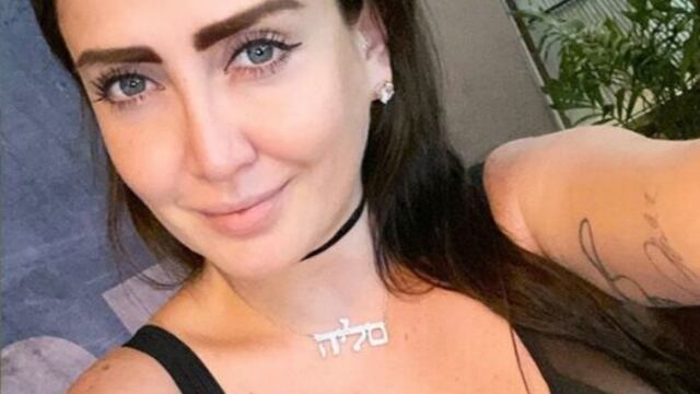 Celia Lora calienta la Navidad... y festeja su cumple con foto sexy