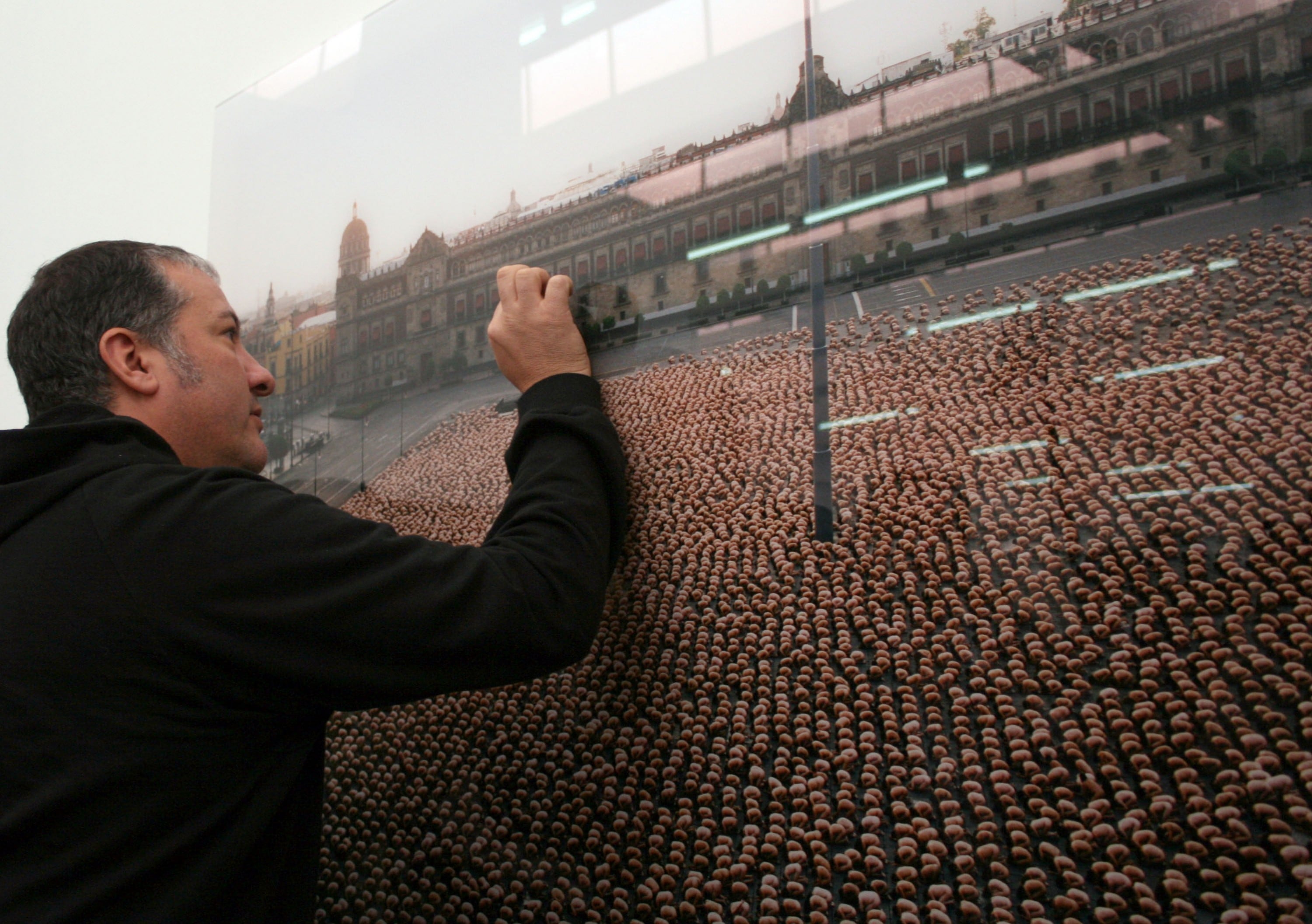 Spencer Tunick en octubre del 2007. Foto: Sashenka Gutíerrez / Cuartoscuro