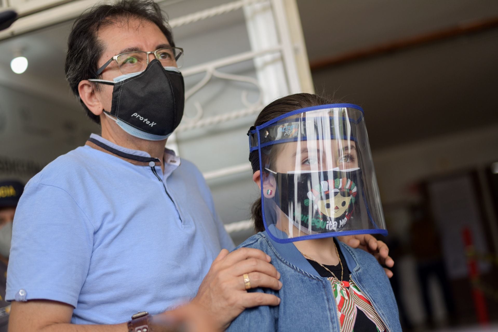 La niña Zulma González recibió la vacuna Pfizer contra el Covid-19