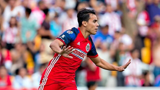 Omar Bravo con Chivas.