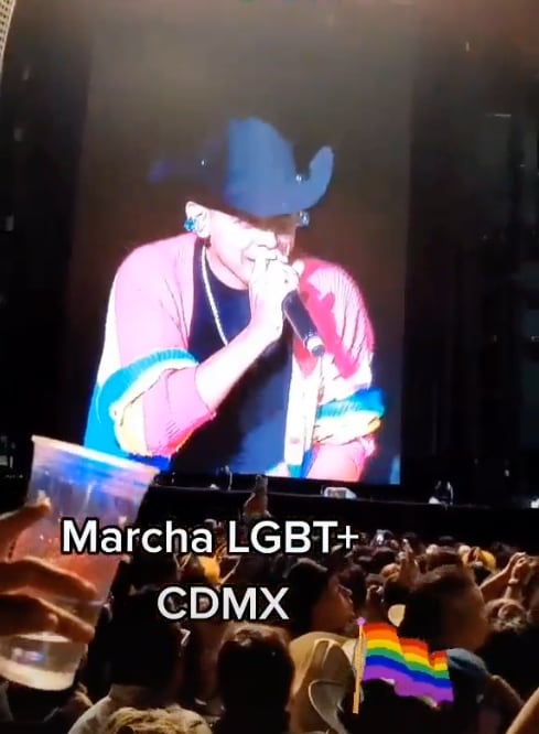 Jhonny Caz en concierto de Grupo Firme