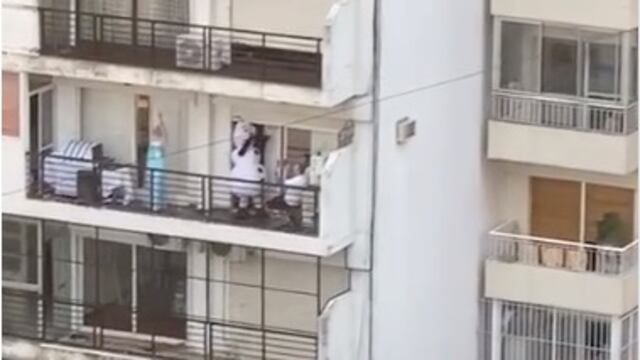 Elsa y Olaf cantando
